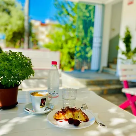 Family Haruni Ksamil